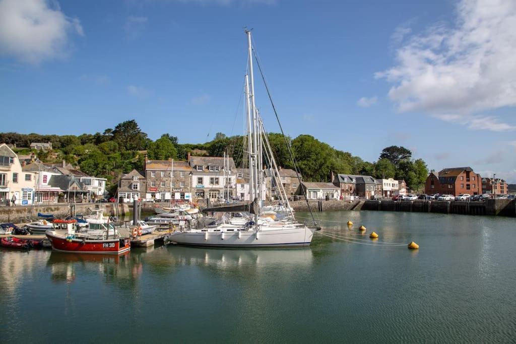 Trethvor House Ensuite Double Room With Free Parking In Quiet Residential Area Padstow Eksteriør billede